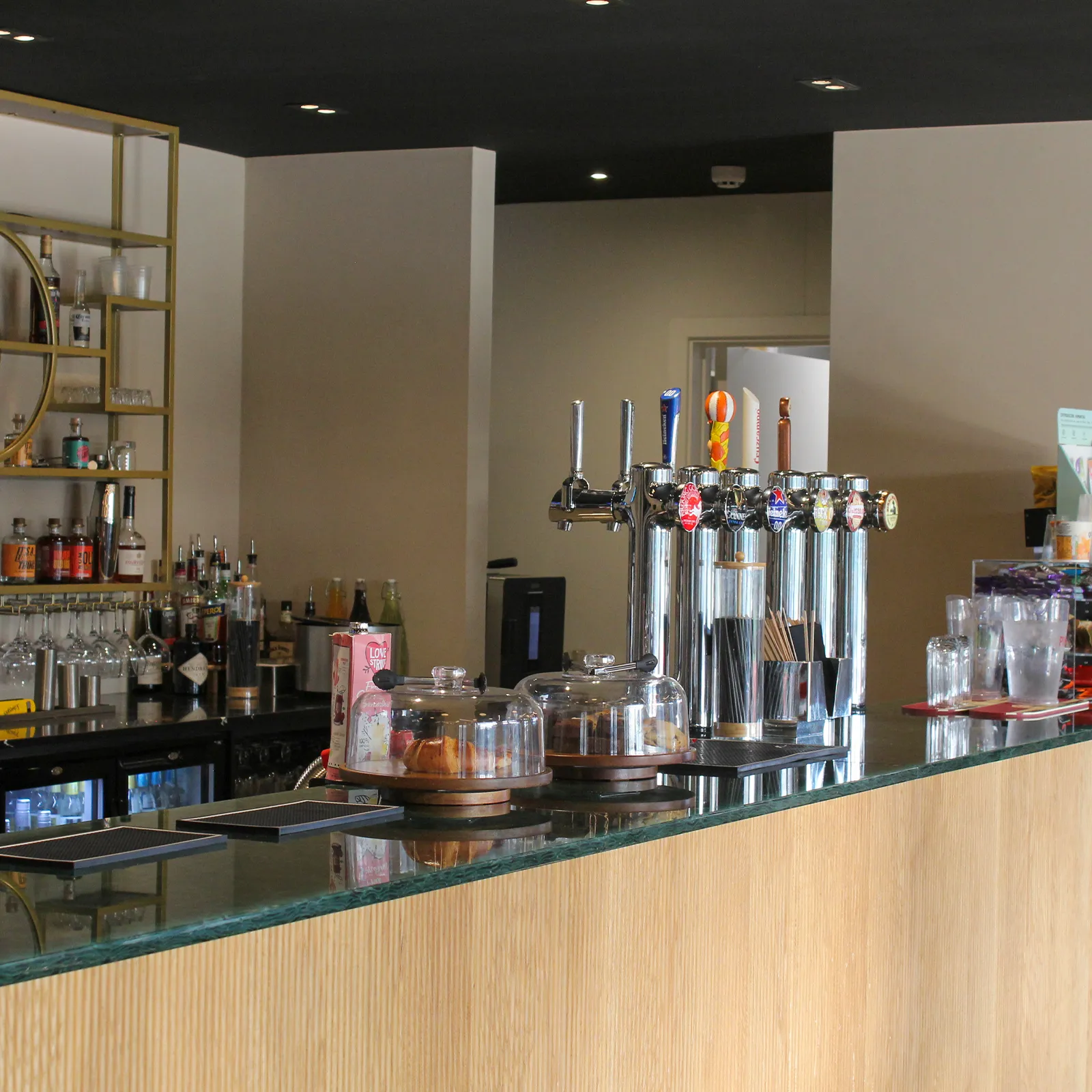 Padel Maidenhead Deuce Bar